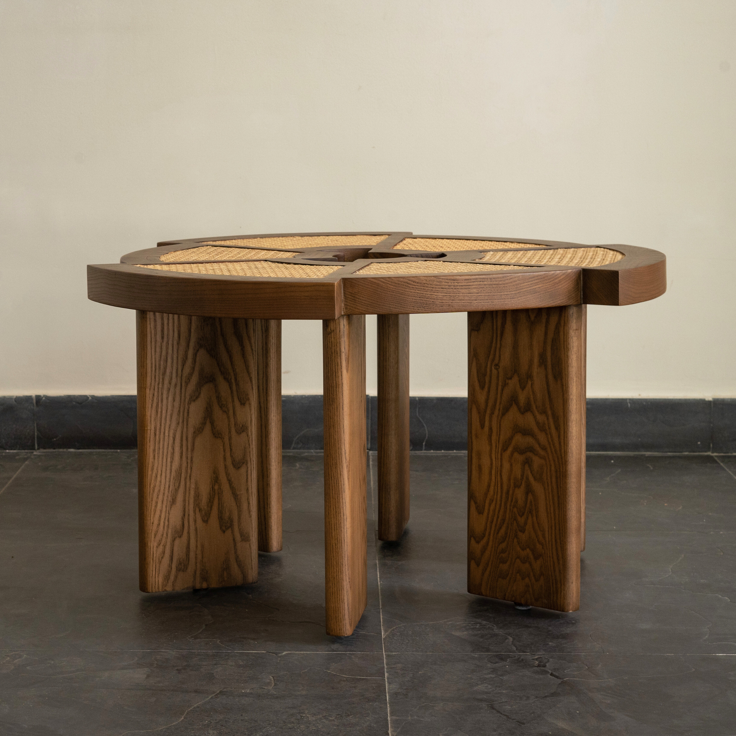 Zem Center table