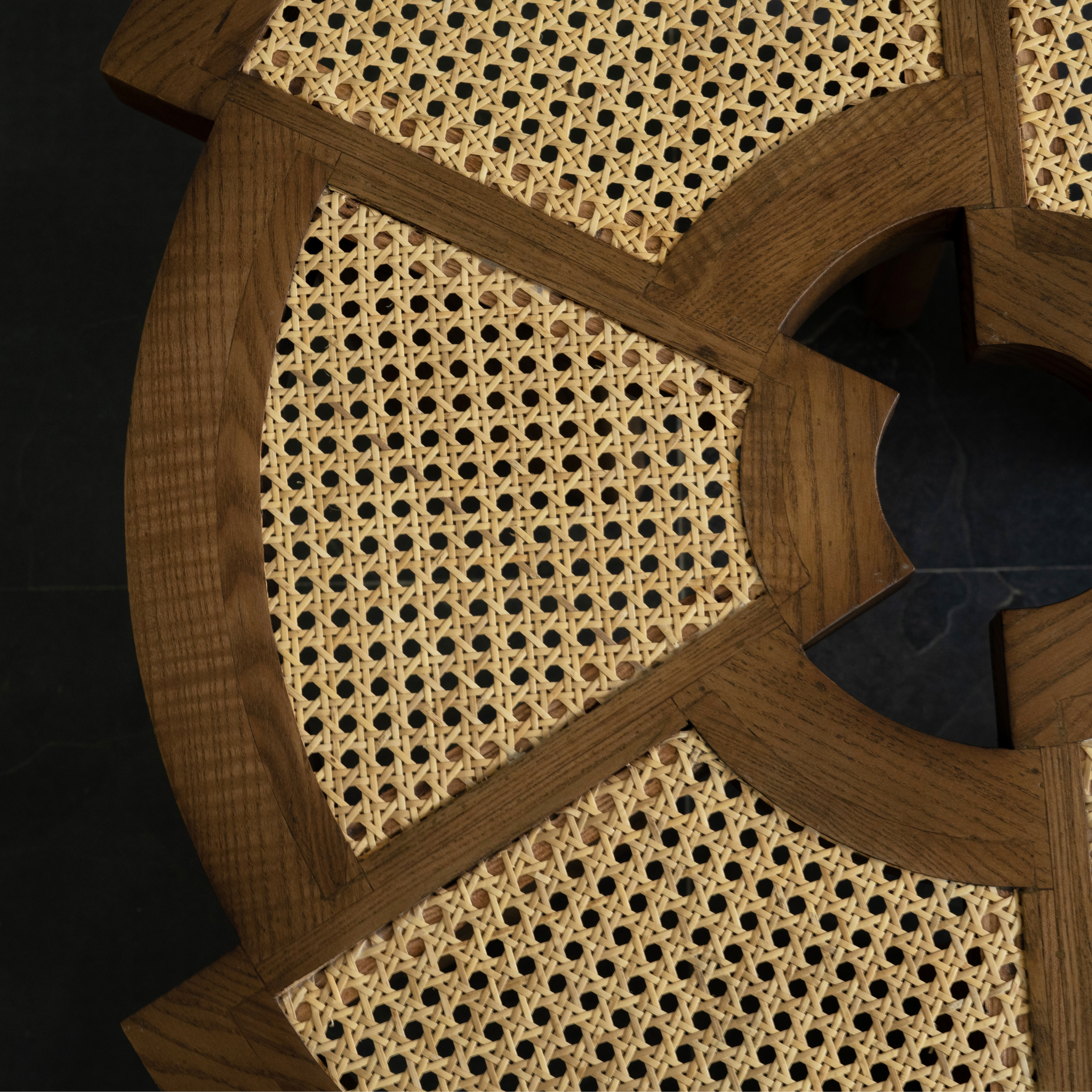 Zem Center table