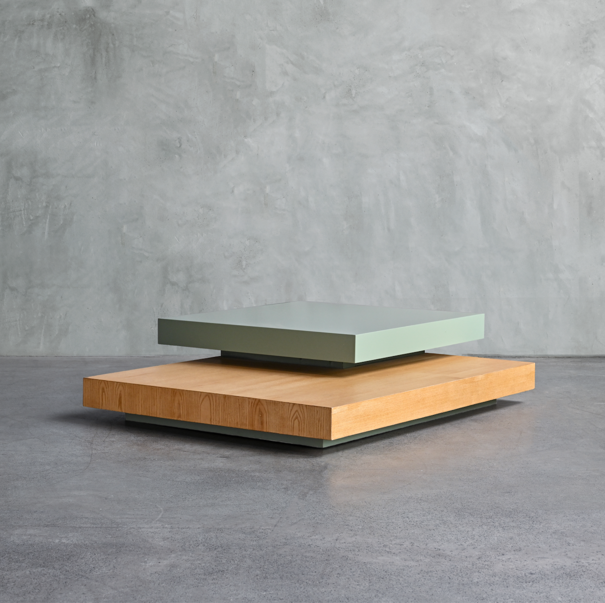 Dela Center Table