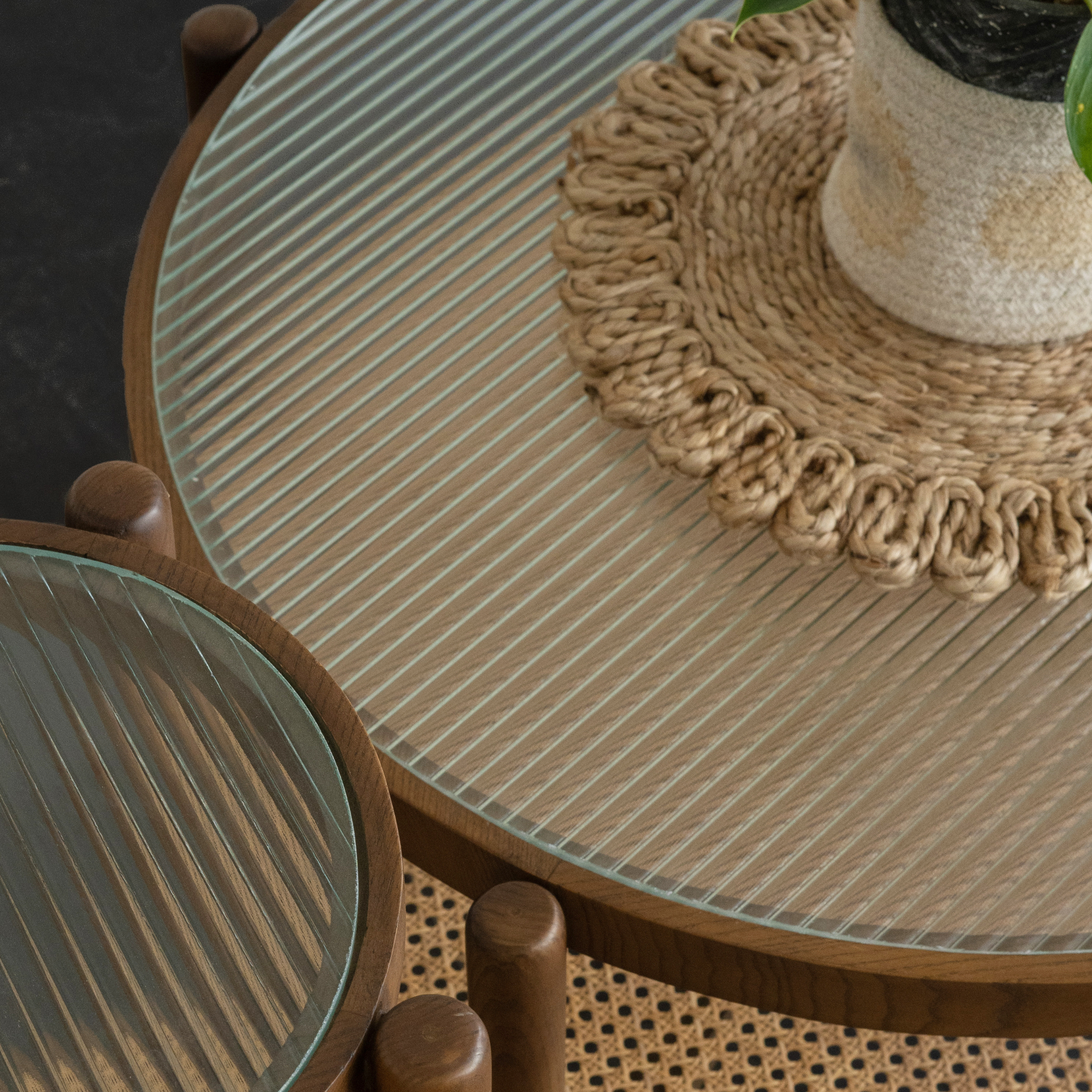 Akashi Center Table
