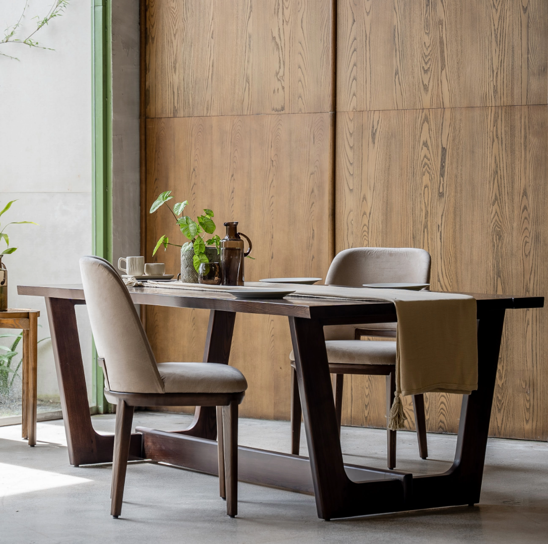 Amra Dining Table