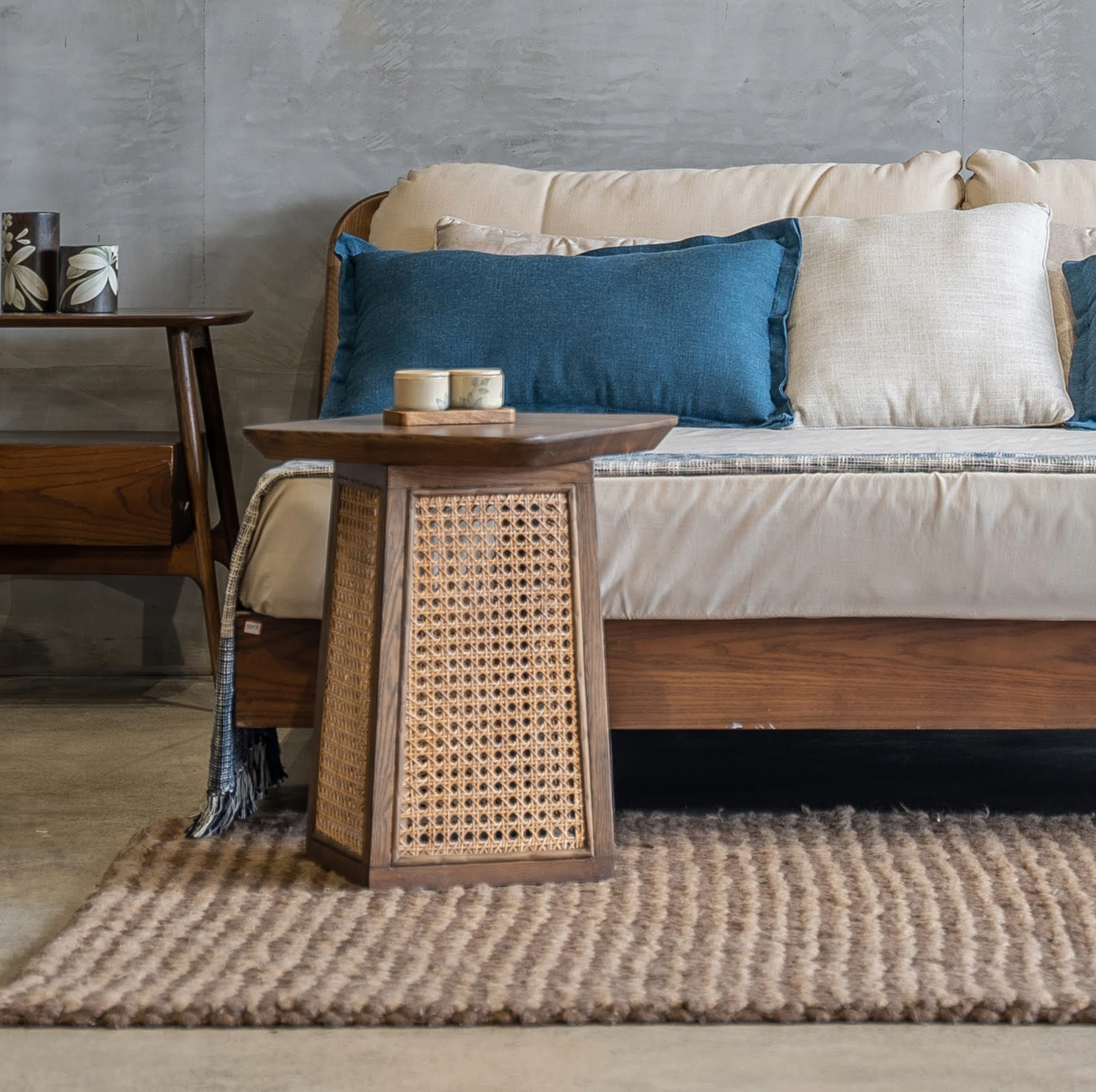 Roxy Side Table