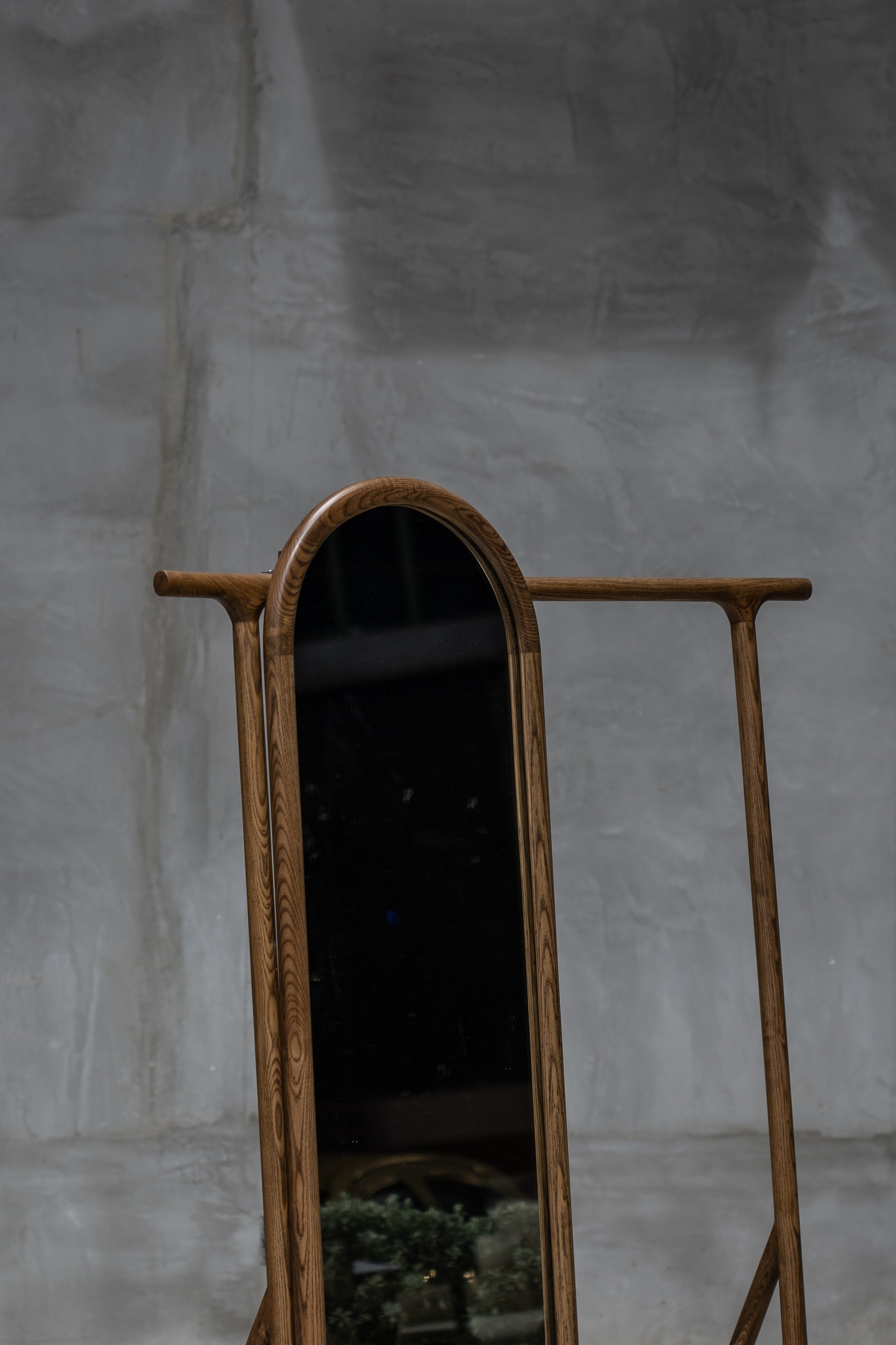 Pavo Mirror