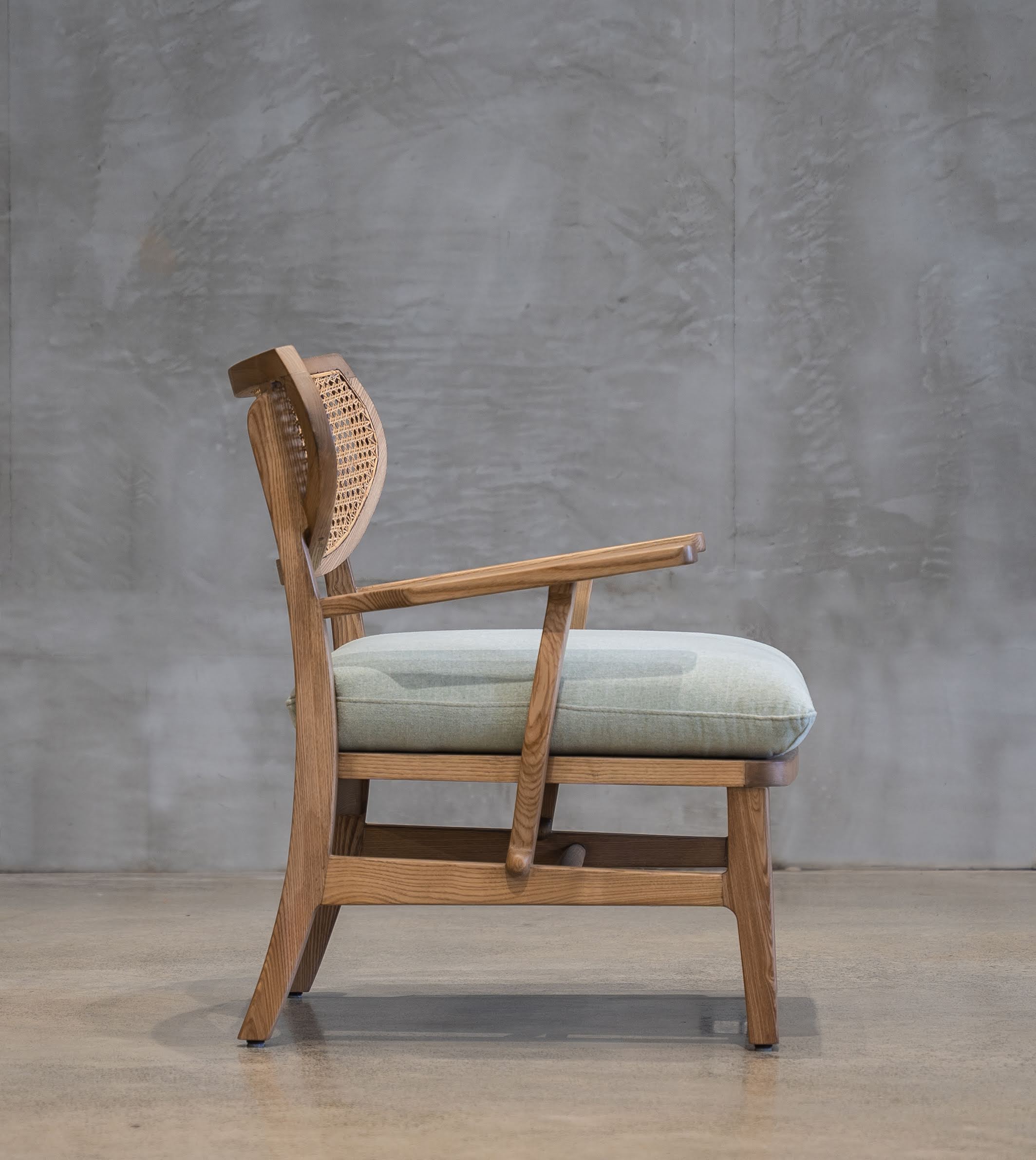 Ruka Arm chair