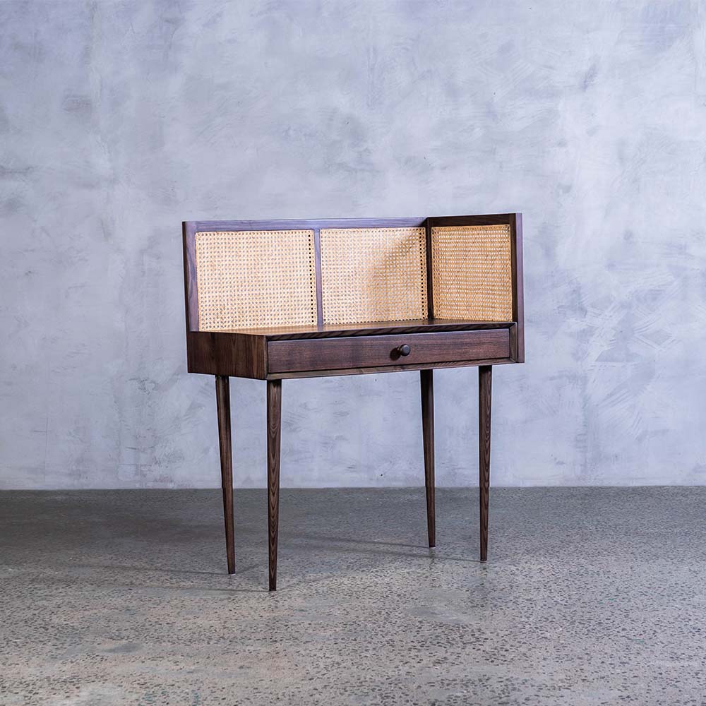 Sara Study Table