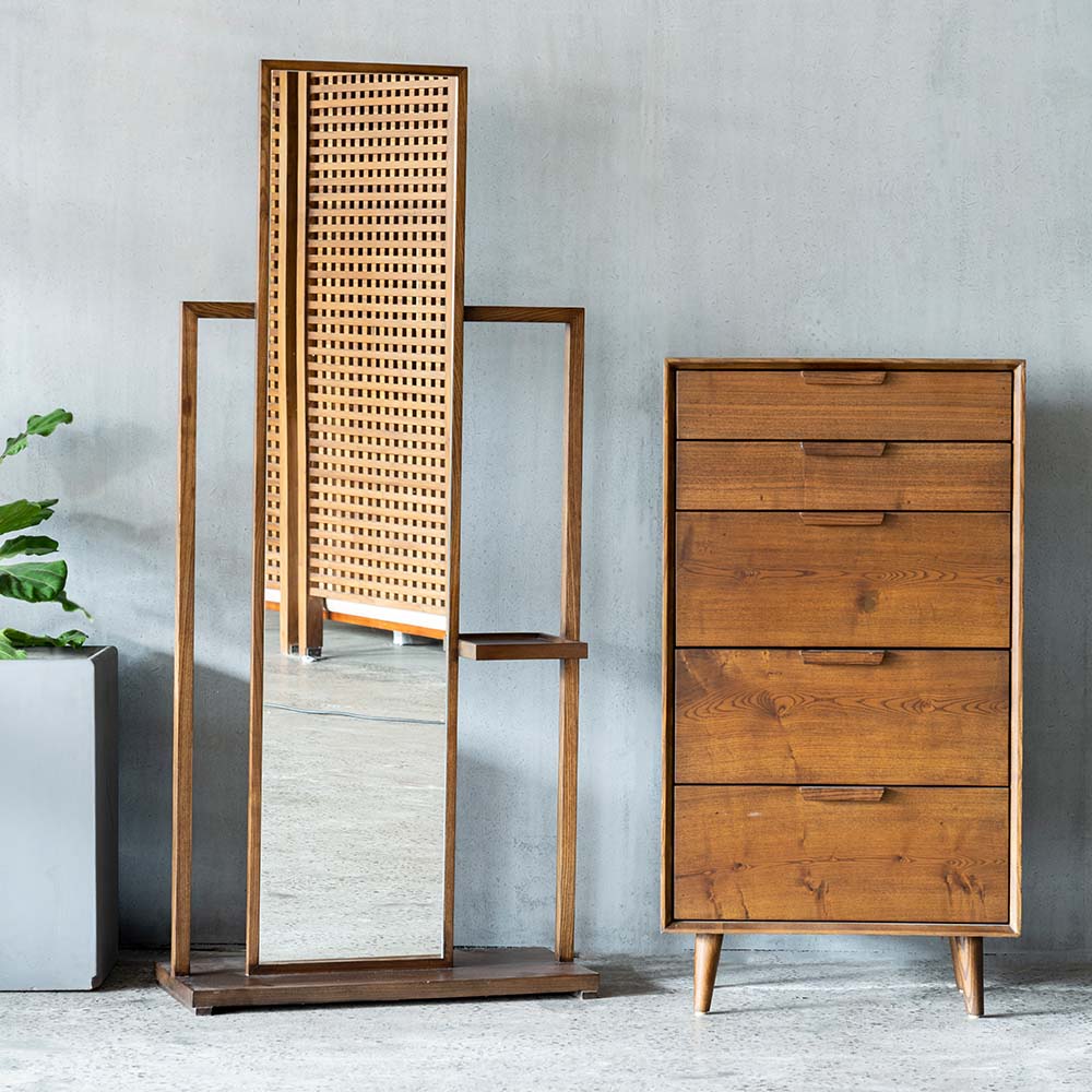 Speil Mirror