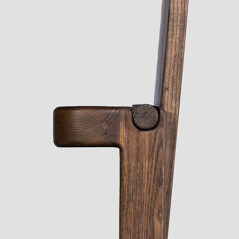Pelil Mirror