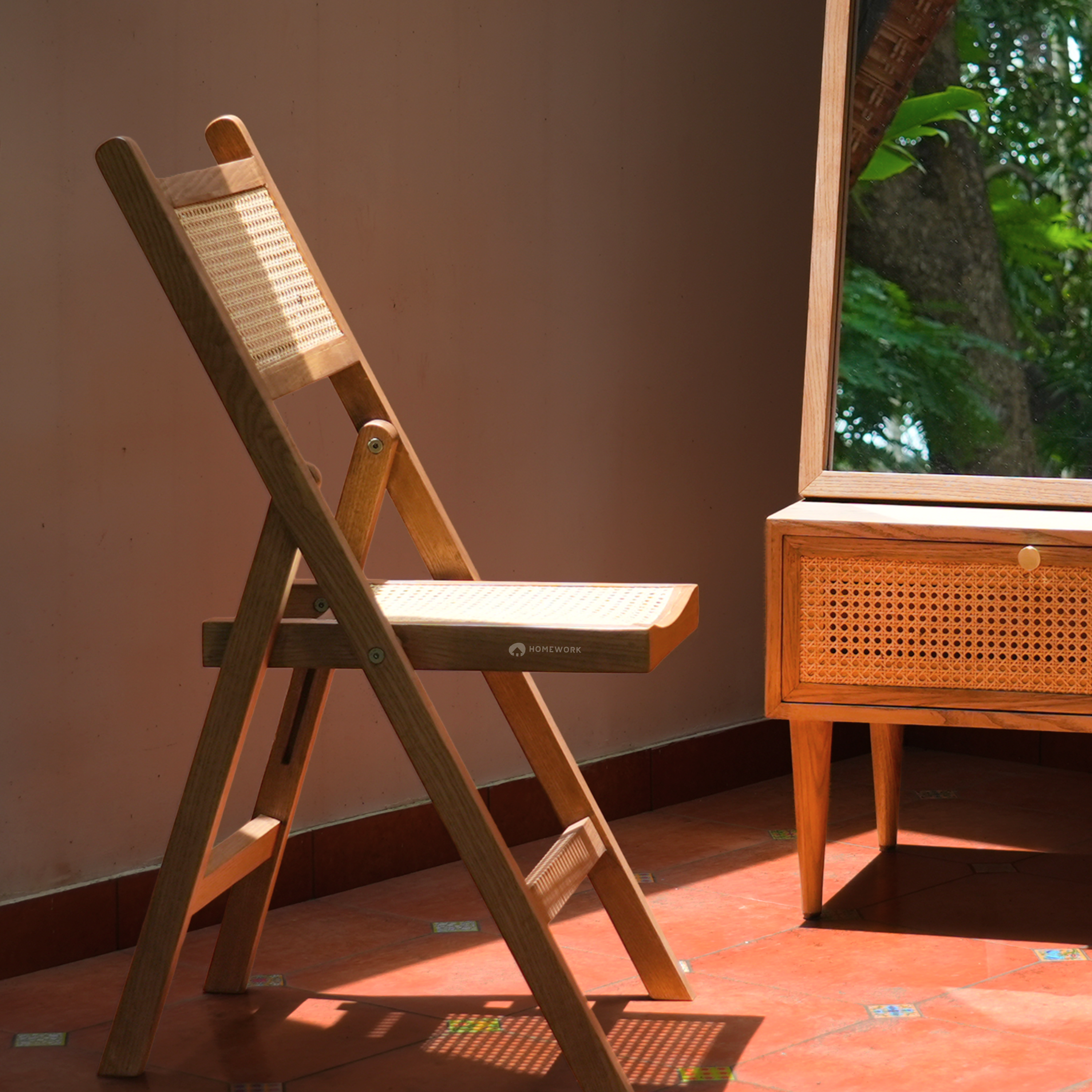 Nira Chair