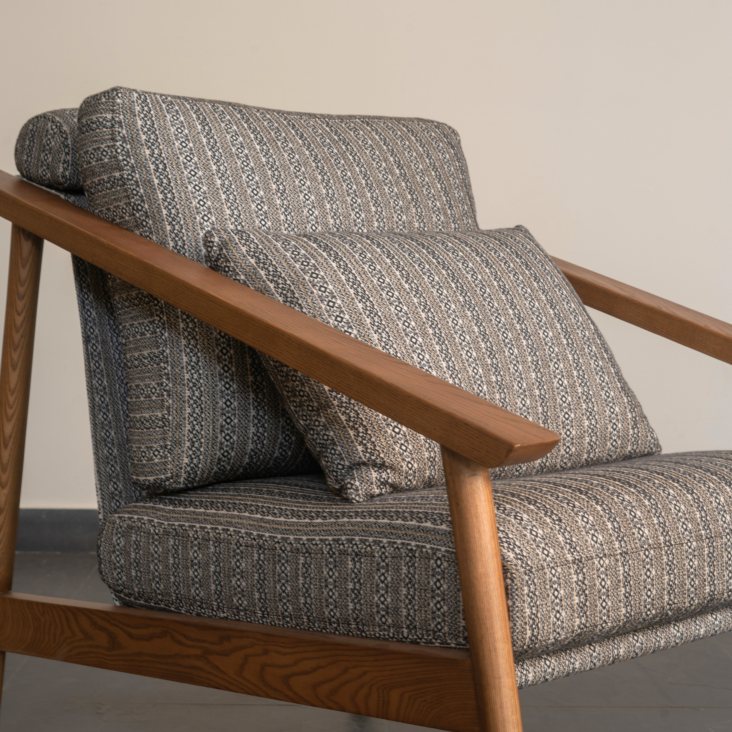 June arm chair