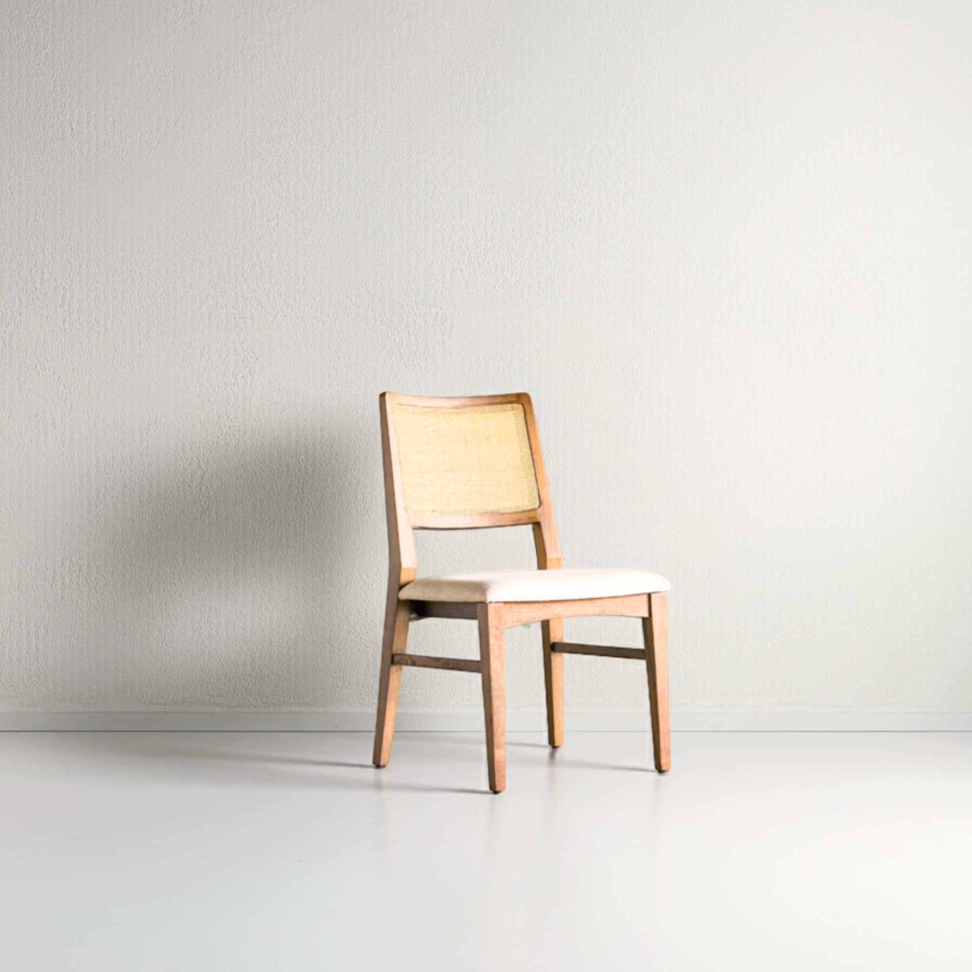 Lira Dining Chair