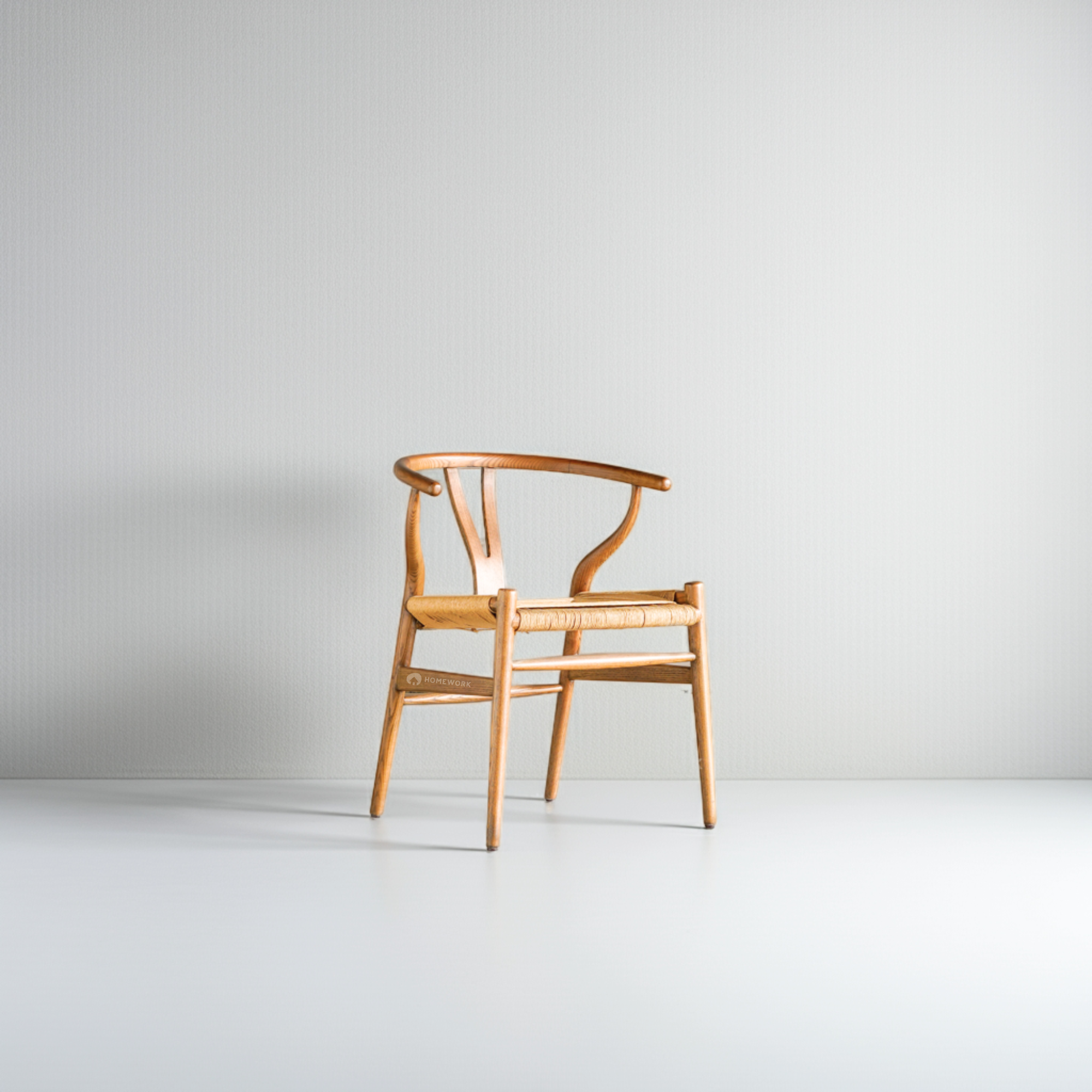Taavi  Dining chair